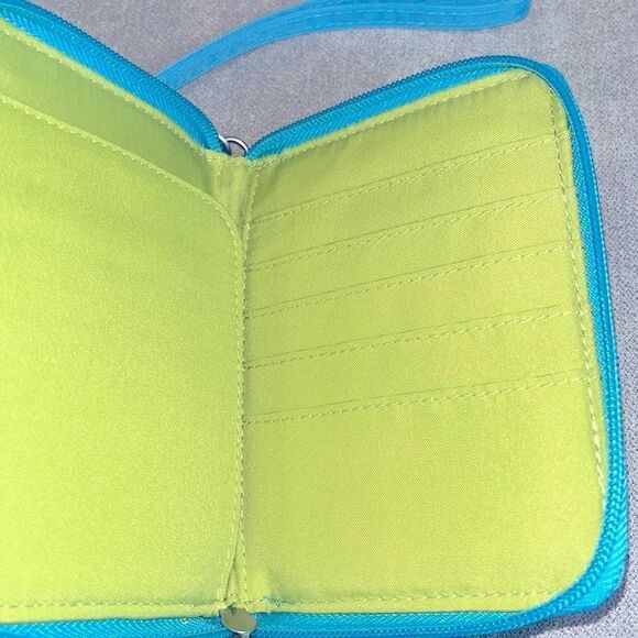 Baggallini canvas zippered wristlet - Picture 6 of 6